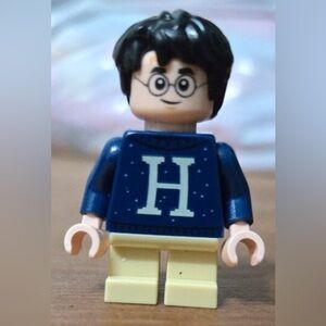 LEGO Minifigure - Harry Potter in “H” Christmas Sweater- Collectible